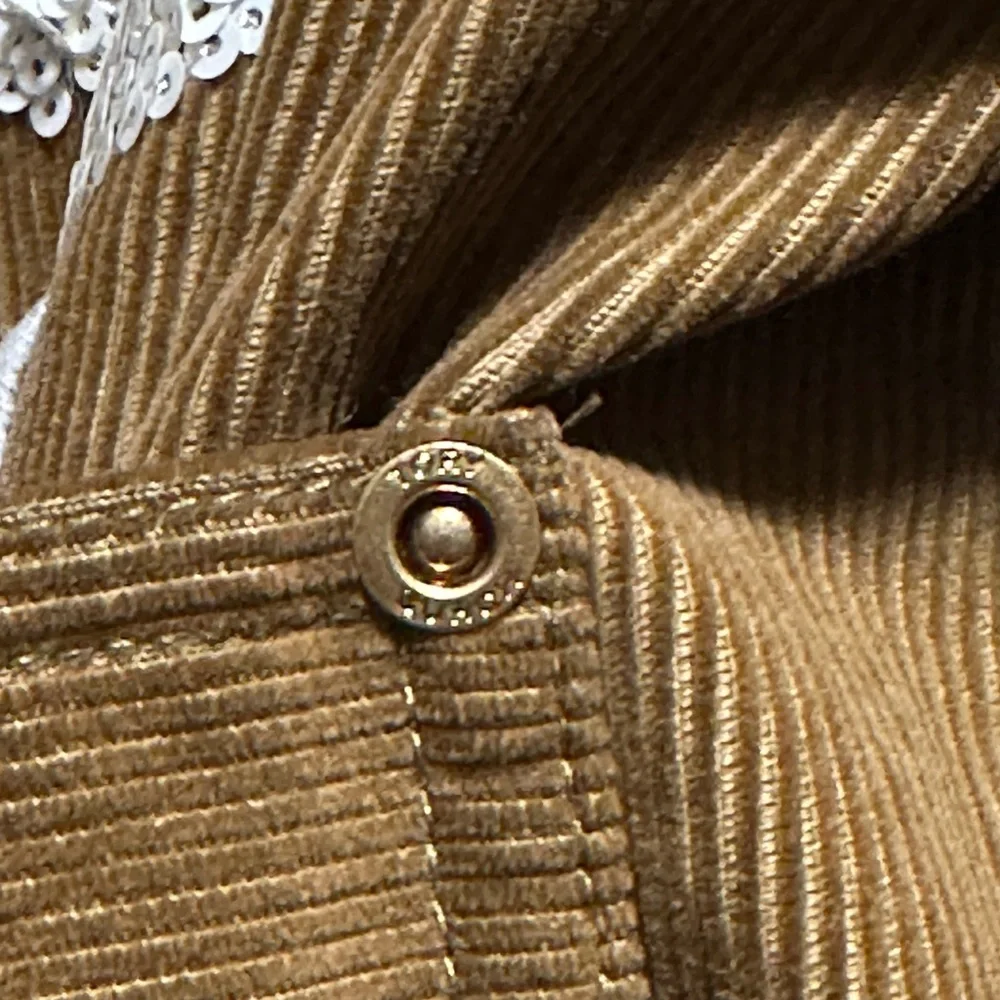 Gorgeous Tory Burch Brown Corduroy Jacket with White Floral Details - Picture 11 of 12